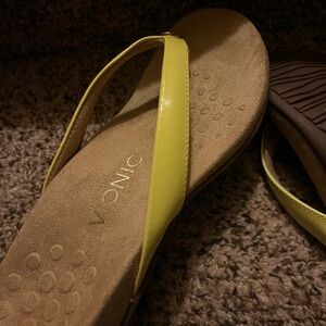 Vionic Flip Flops Yellow 8